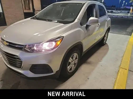 2020 Chevrolet Trax LS FWD photo