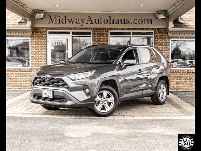 2020 Toyota RAV4 XLE FWD photo
