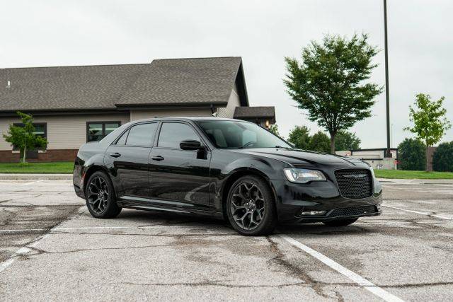 2020 Chrysler 300 300S RWD photo