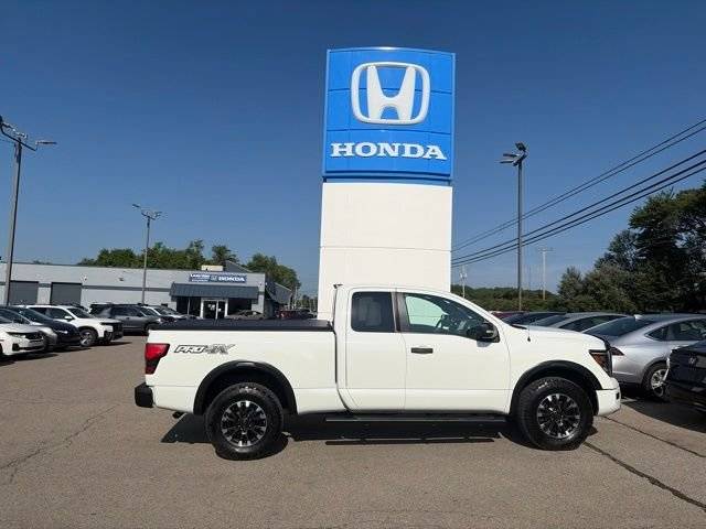 2020 Nissan Titan PRO-4X 4WD photo