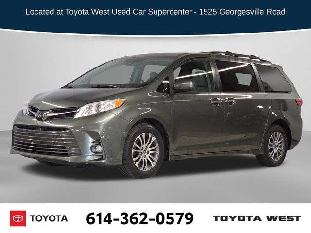 2020 Toyota Sienna XLE FWD photo
