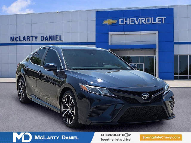2020 Toyota Camry SE FWD photo