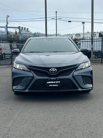 2020 Toyota Camry SE FWD photo
