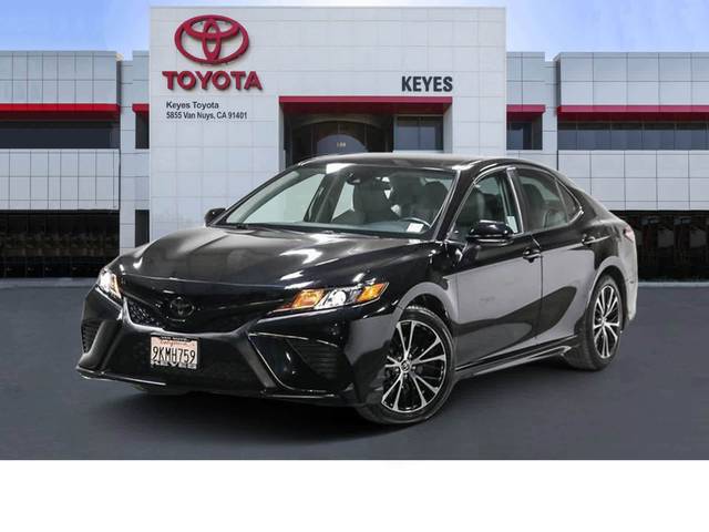 2020 Toyota Camry SE FWD photo