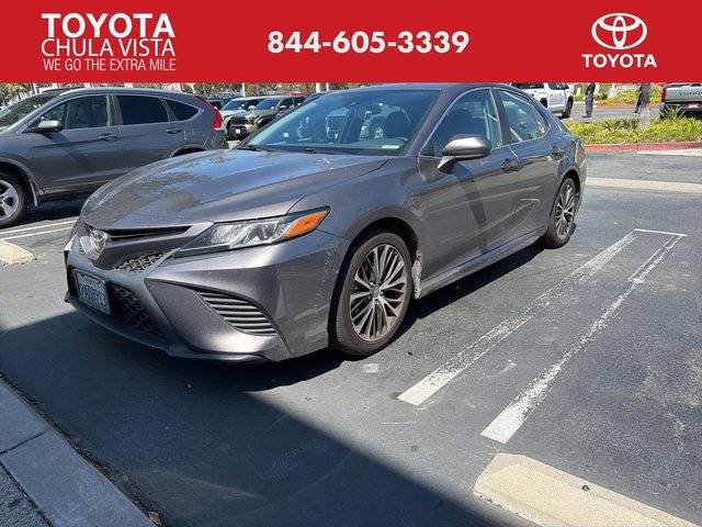 2020 Toyota Camry SE FWD photo