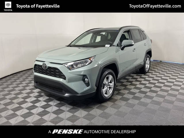 2020 Toyota RAV4 XLE FWD photo