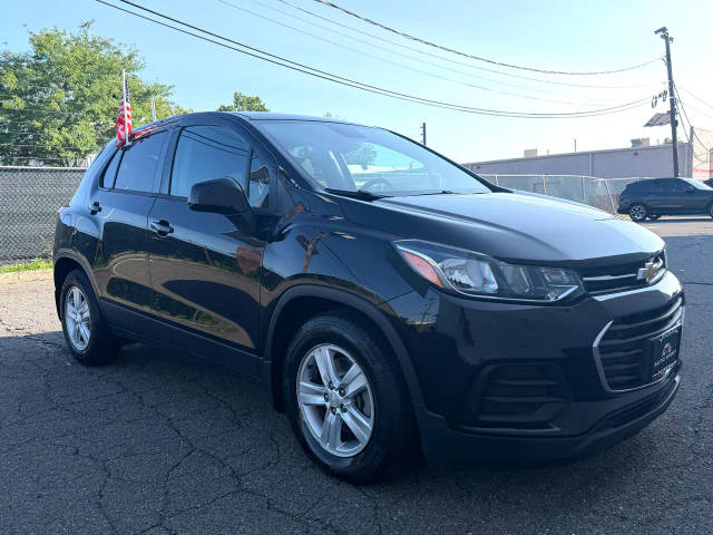 2020 Chevrolet Trax LS FWD photo