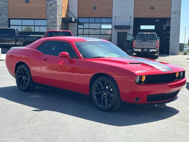 2020 Dodge Challenger SXT RWD photo