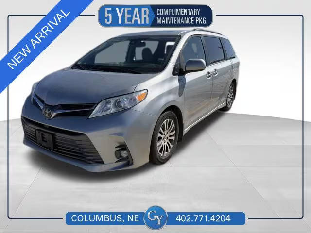 2020 Toyota Sienna XLE FWD photo