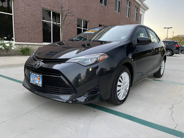 2018 Toyota Corolla LE FWD photo