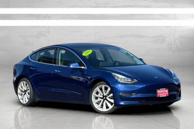 2018 Tesla Model 3 Mid Range Battery RWD photo