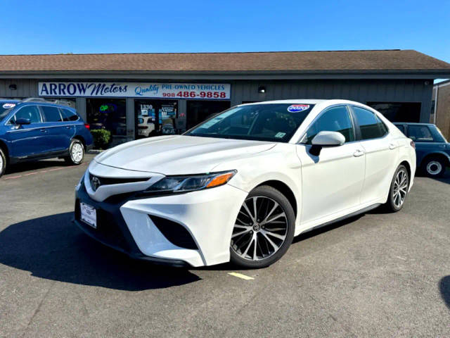 2020 Toyota Camry SE AWD photo