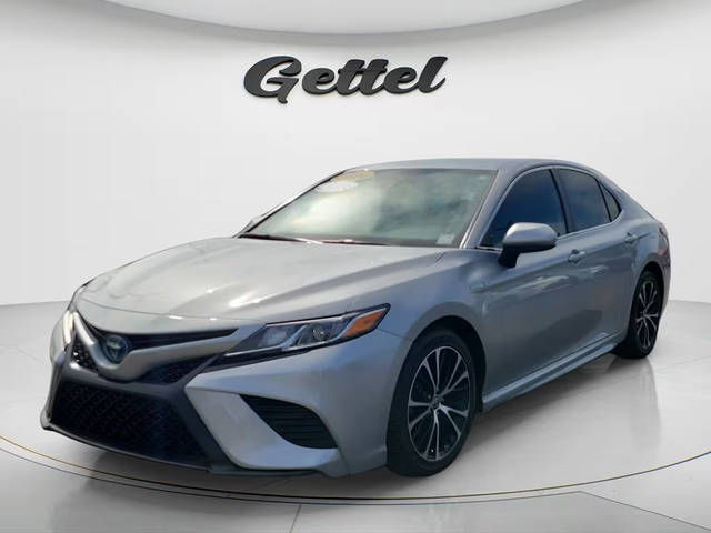 2020 Toyota Camry Hybrid SE FWD photo