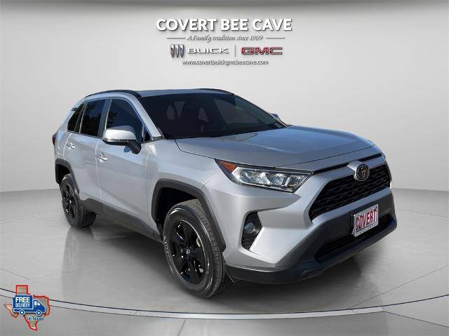 2020 Toyota RAV4 XLE FWD photo