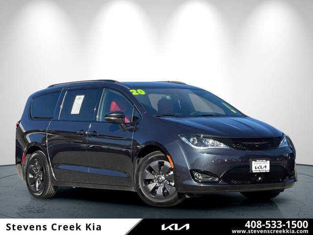 2020 Chrysler Pacifica Minivan Hybrid Red S FWD photo