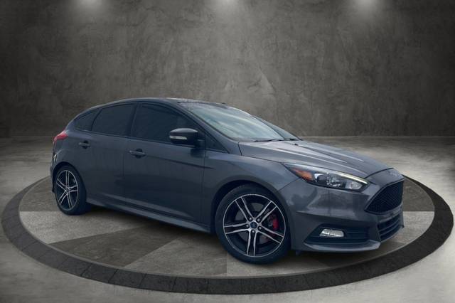 2016 Ford Focus ST FWD photo