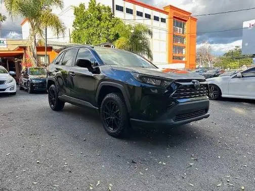 2020 Toyota RAV4 LE FWD photo