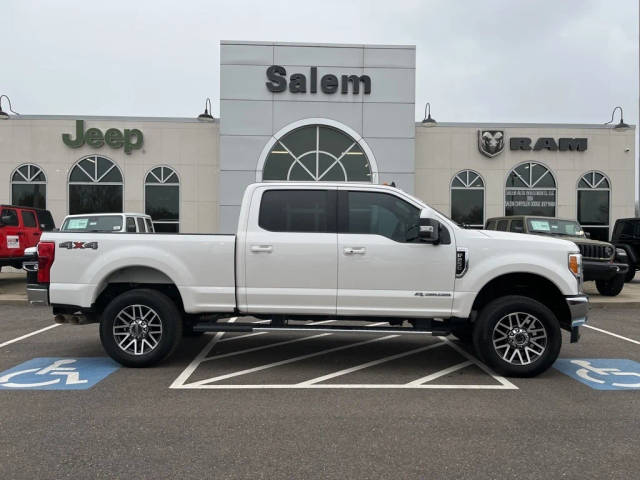 2019 Ford  LARIAT 4WD photo