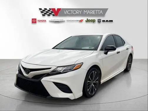 2020 Toyota Camry SE AWD photo