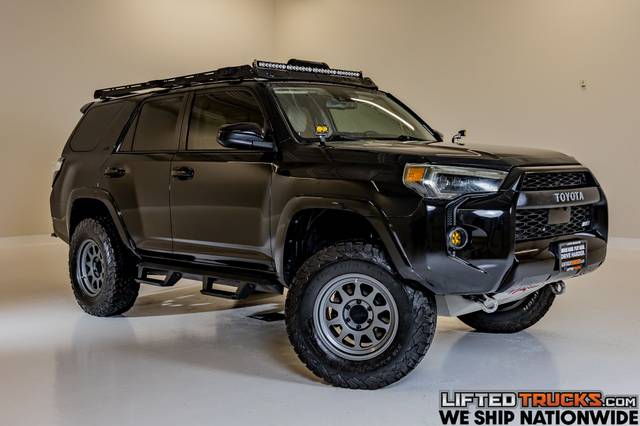 2020 Toyota 4Runner SR5 4WD photo