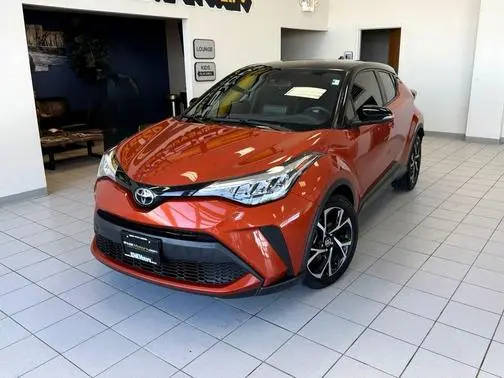 2020 Toyota C-HR XLE FWD photo