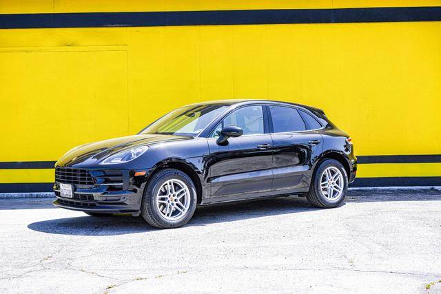 2020 Porsche Macan  AWD photo