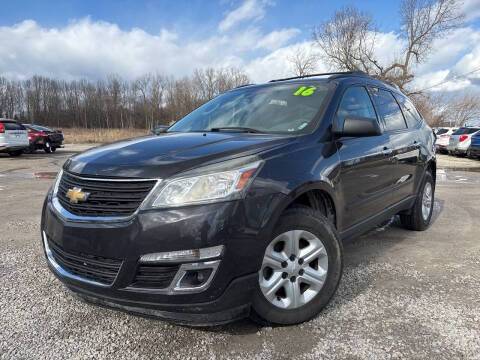 2016 Chevrolet Traverse LS AWD photo