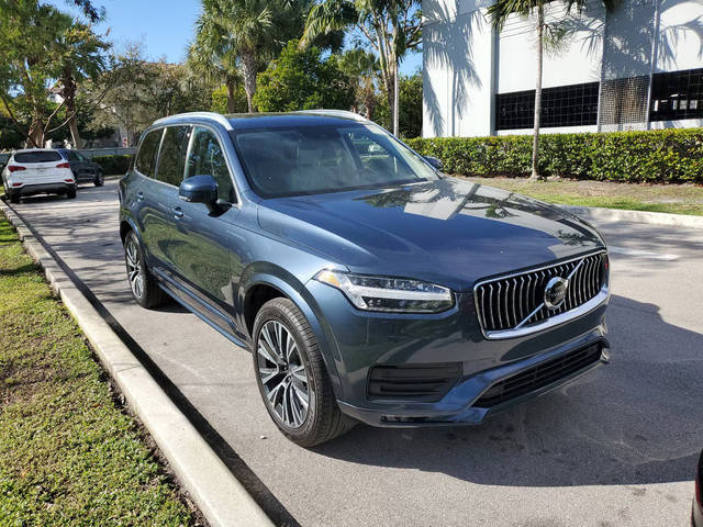 2021 Volvo XC90 Momentum FWD photo