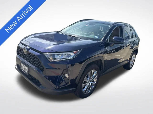 2020 Toyota RAV4 XLE Premium FWD photo