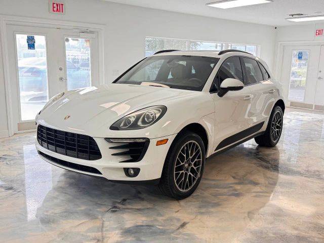 2016 Porsche Macan S AWD photo