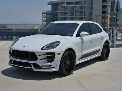 2018 Porsche Macan Turbo AWD photo