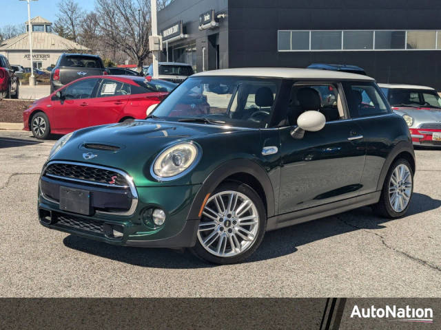 2015 MINI Hardtop 2 Door S FWD photo