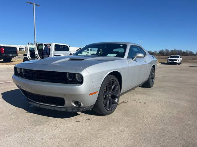 2020 Dodge Challenger SXT RWD photo
