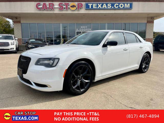 2020 Chrysler 300 Touring RWD photo