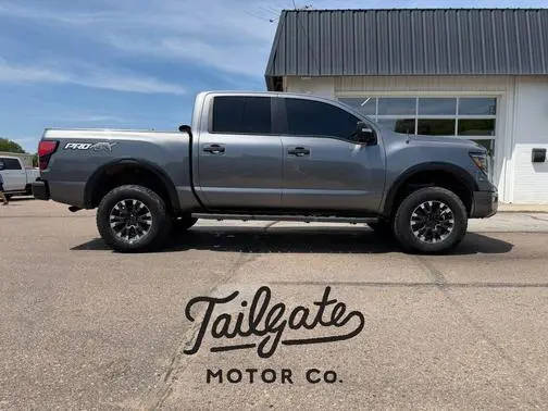 2020 Nissan Titan PRO-4X 4WD photo