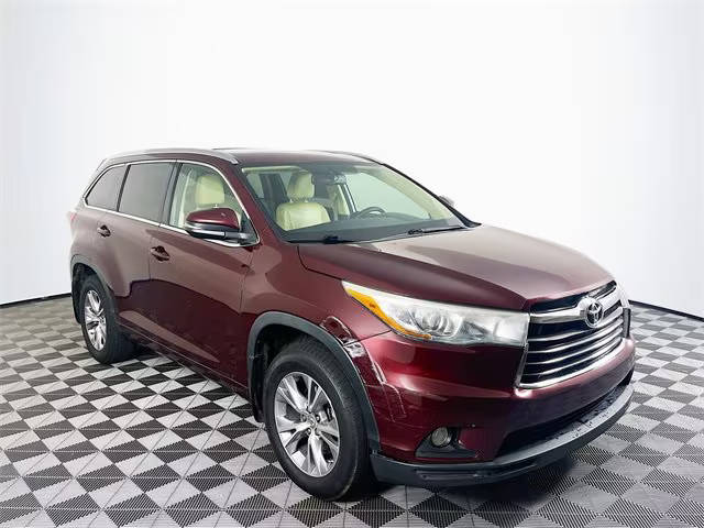 2015 Toyota Highlander XLE AWD photo