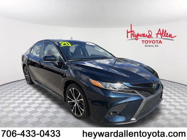 2020 Toyota Camry SE FWD photo