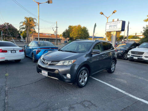 2015 Toyota RAV4 XLE AWD photo