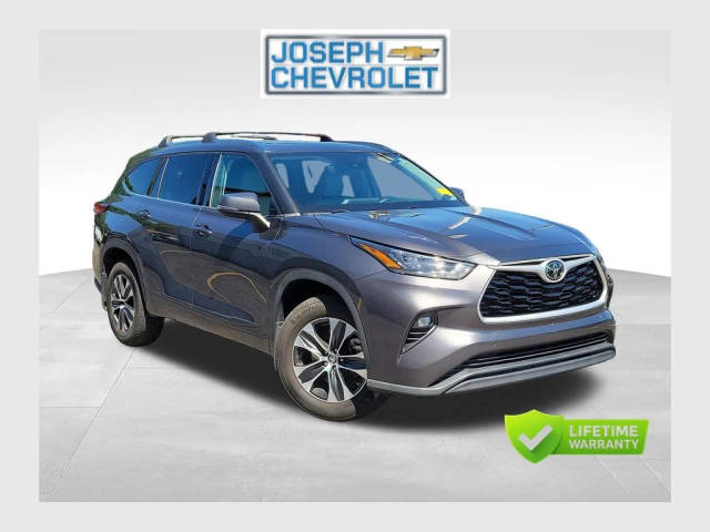 2020 Toyota Highlander XLE AWD photo