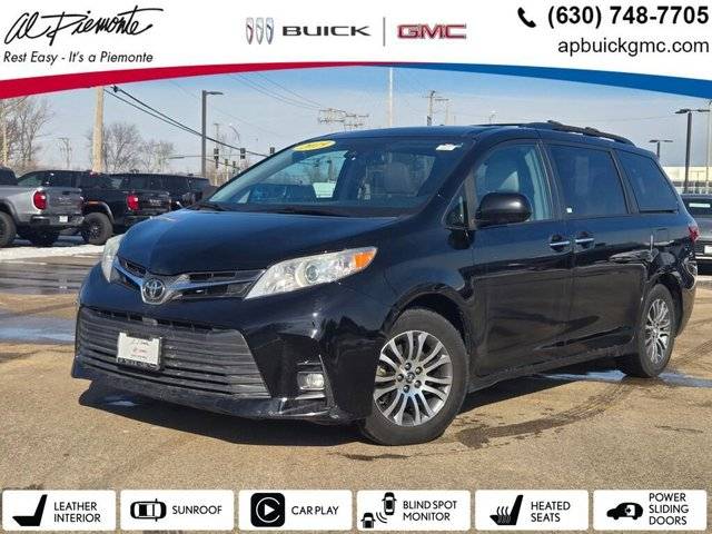 2019 Toyota Sienna XLE FWD photo