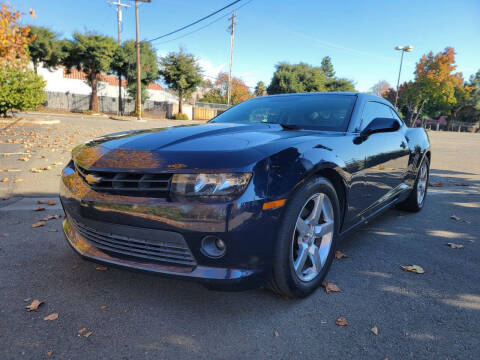 2015 Chevrolet Camaro LT RWD photo