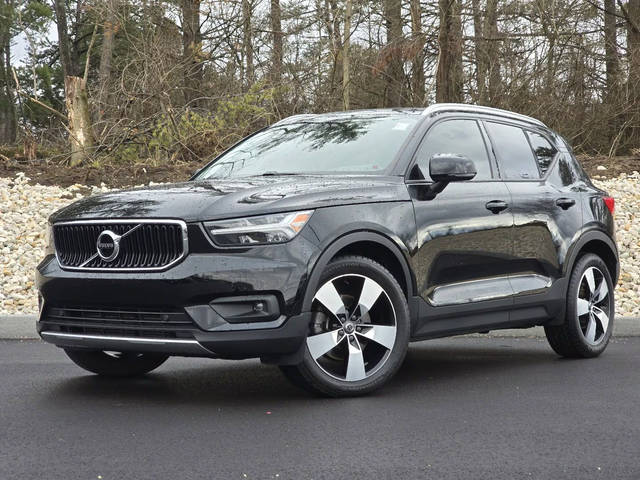 2021 Volvo XC40 Momentum AWD photo