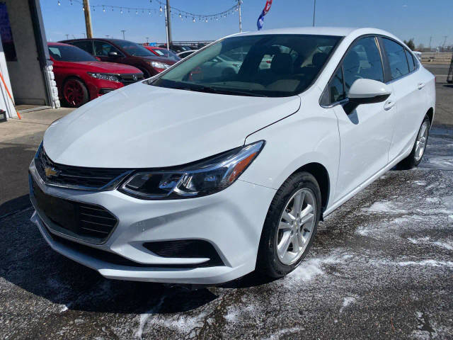 2017 Chevrolet Cruze LT FWD photo