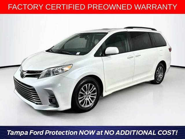 2020 Toyota Sienna XLE FWD photo