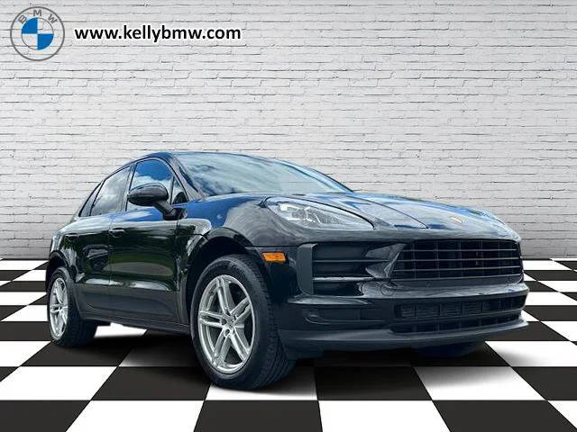2020 Porsche Macan  AWD photo