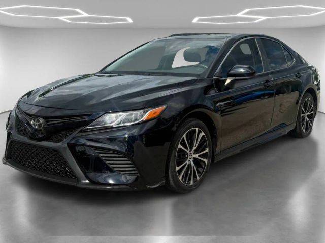 2020 Toyota Camry SE FWD photo