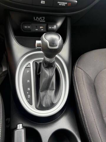 2015 Kia Soul Base FWD photo