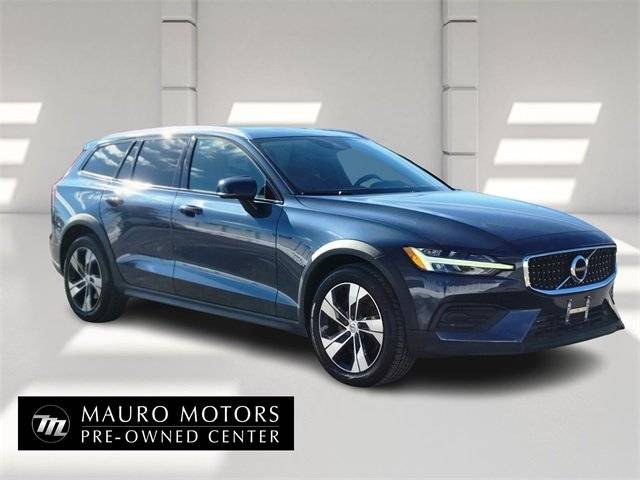 2020 Volvo V60 Cross Country  AWD photo
