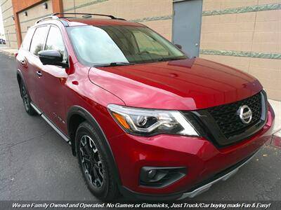 2020 Nissan Pathfinder SL FWD photo