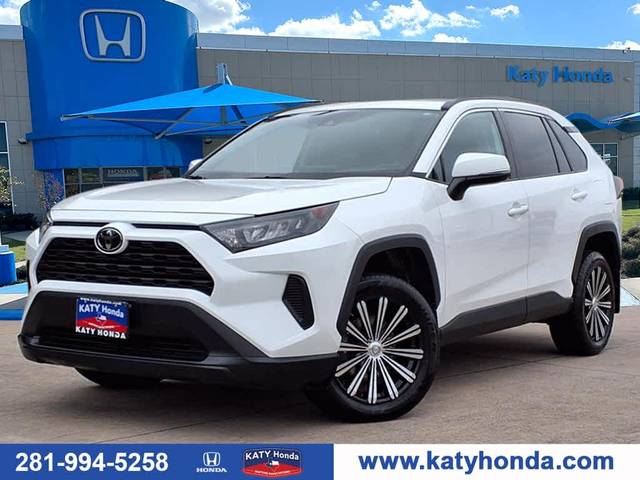 2020 Toyota RAV4 LE AWD photo